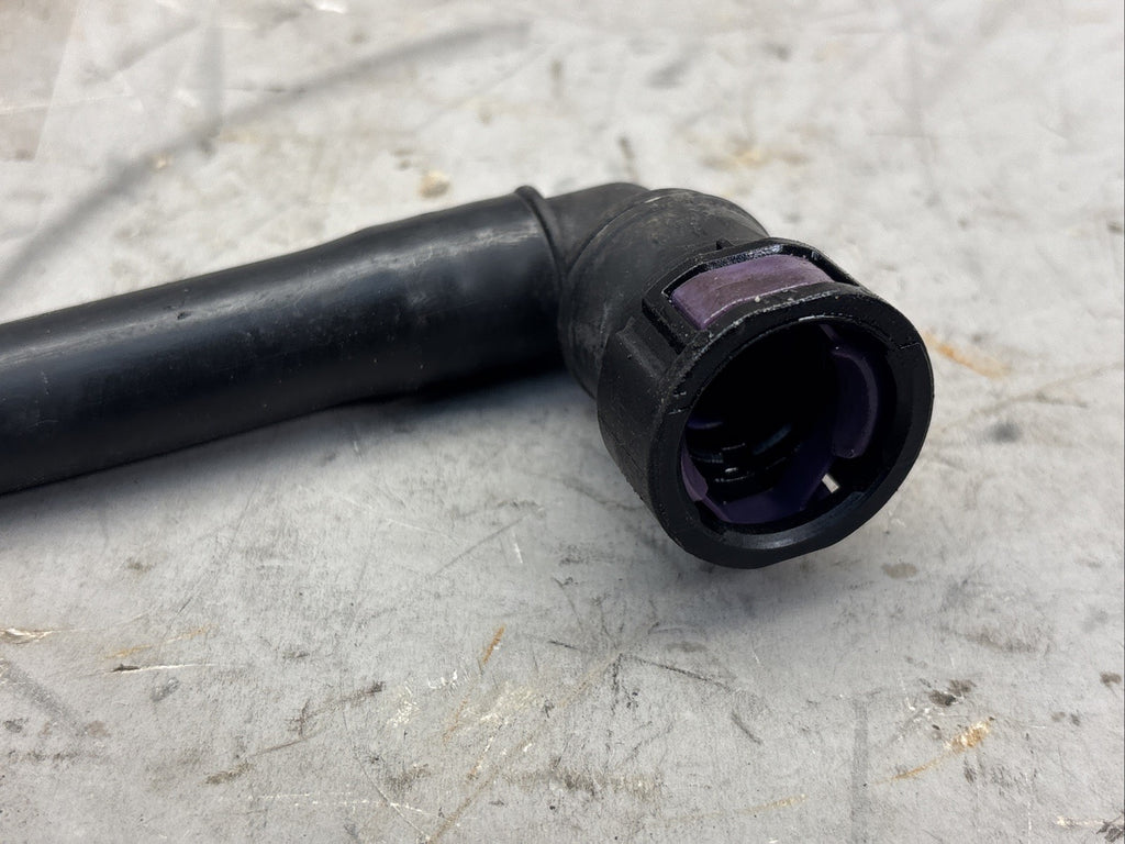 Genuine Transmission Differential Oil Cooler Pipe 22585398 For Volvo VNL Series