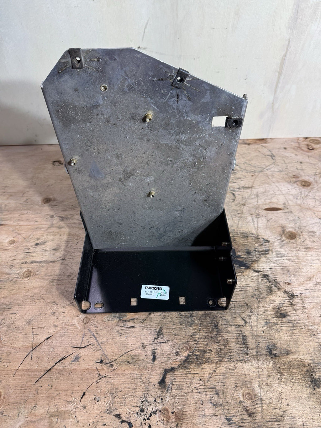 PACCAR 21  Kenworth T680 ECU Hotel Bracket  P/N: S11-6311-102