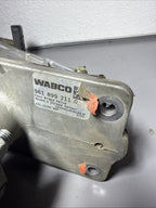 2018-2024 FREIGHTLINER CASCADIA FOOT BRAKE PEDAL W/ VALVE WABCO OEM