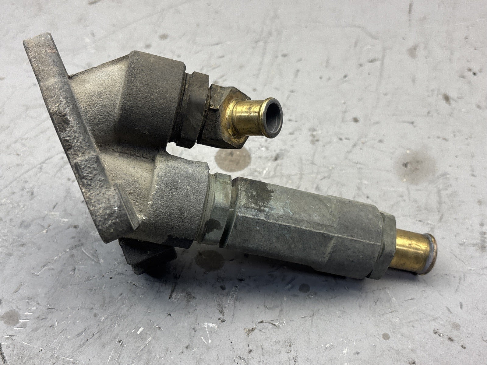 PACCAR MX13 MX-13 ENGINE WATER MANIFOLD 1889692 / 86792 - 51252