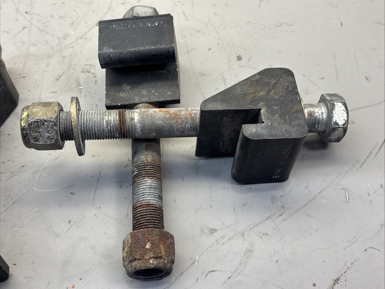 4 Thermo King TriPac, Dynasys, Carrier, Rigmaster APU Mounting Clamps 116200-16