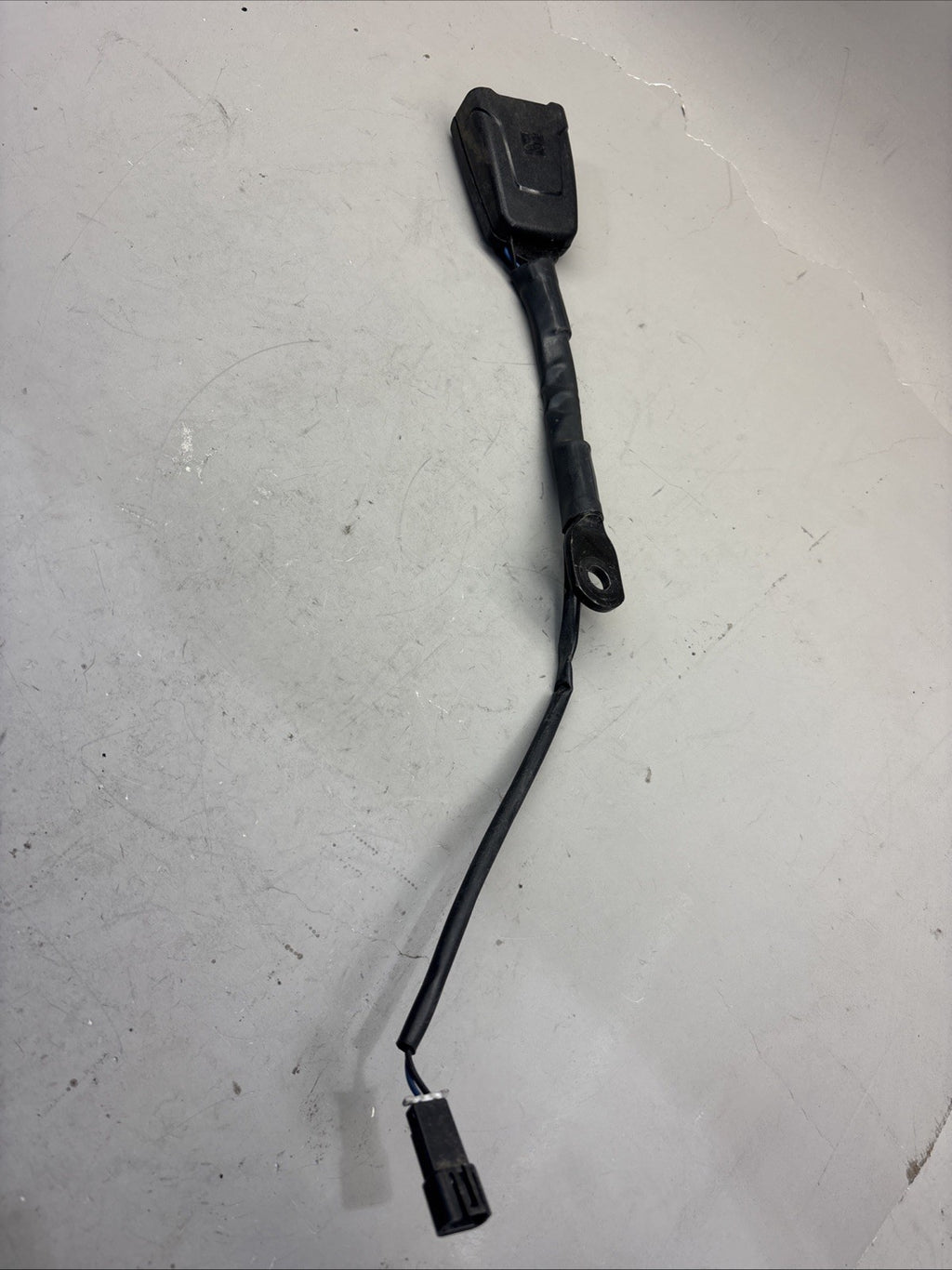Freightliner CASCADIA Left side Seat Belt Latch - Used