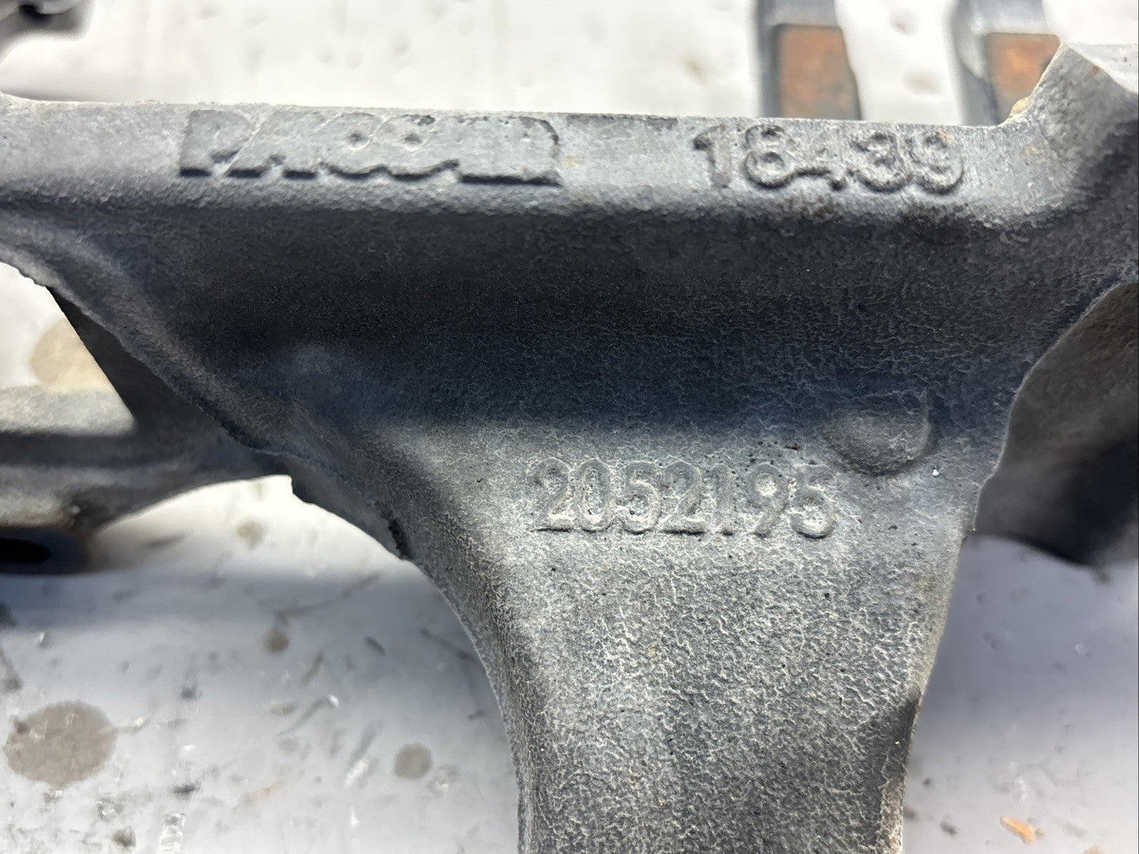 Peterbilt 579 Paccar MX13 EGR Bracket 2052195 2019 OEM