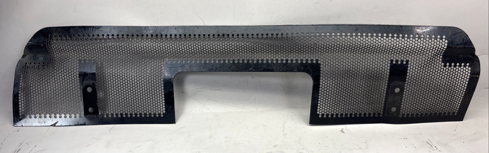 18-24 FREIGHTLINER CASCADIA TRANSMISSION OIL COOLER ROCK GUARD 07-24338-000 OEM