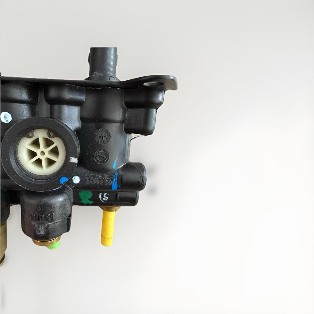 Bendix  Air Brake Dash  Valve     G90-6036