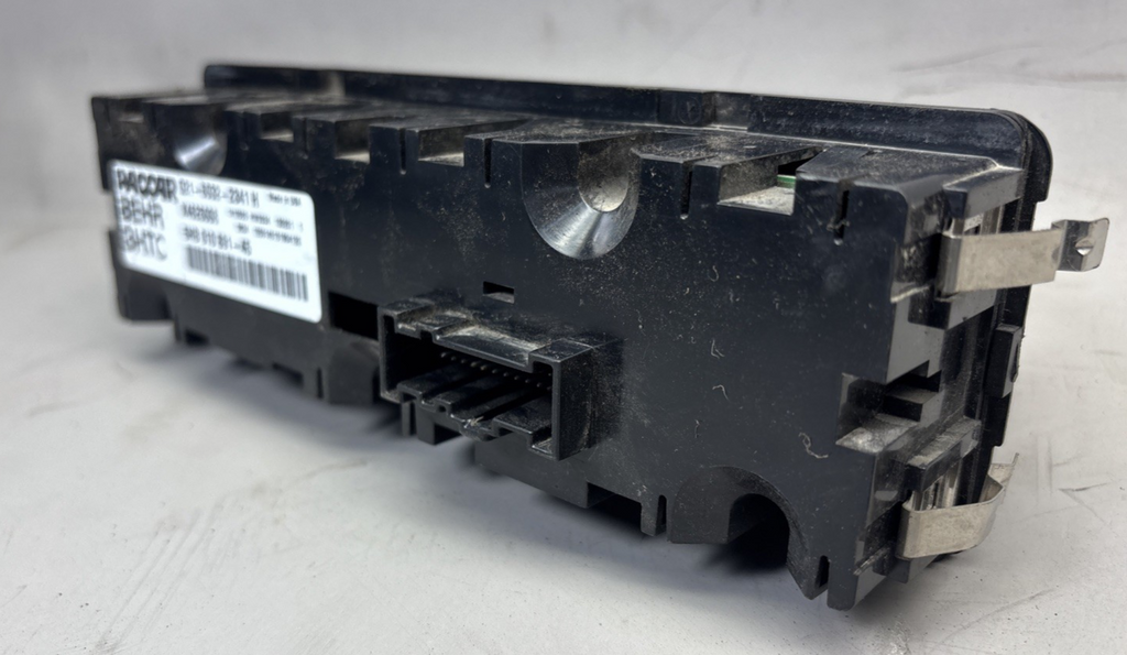 Peterbilt 579/Paccar Q21-6032-2341 H Climate Control