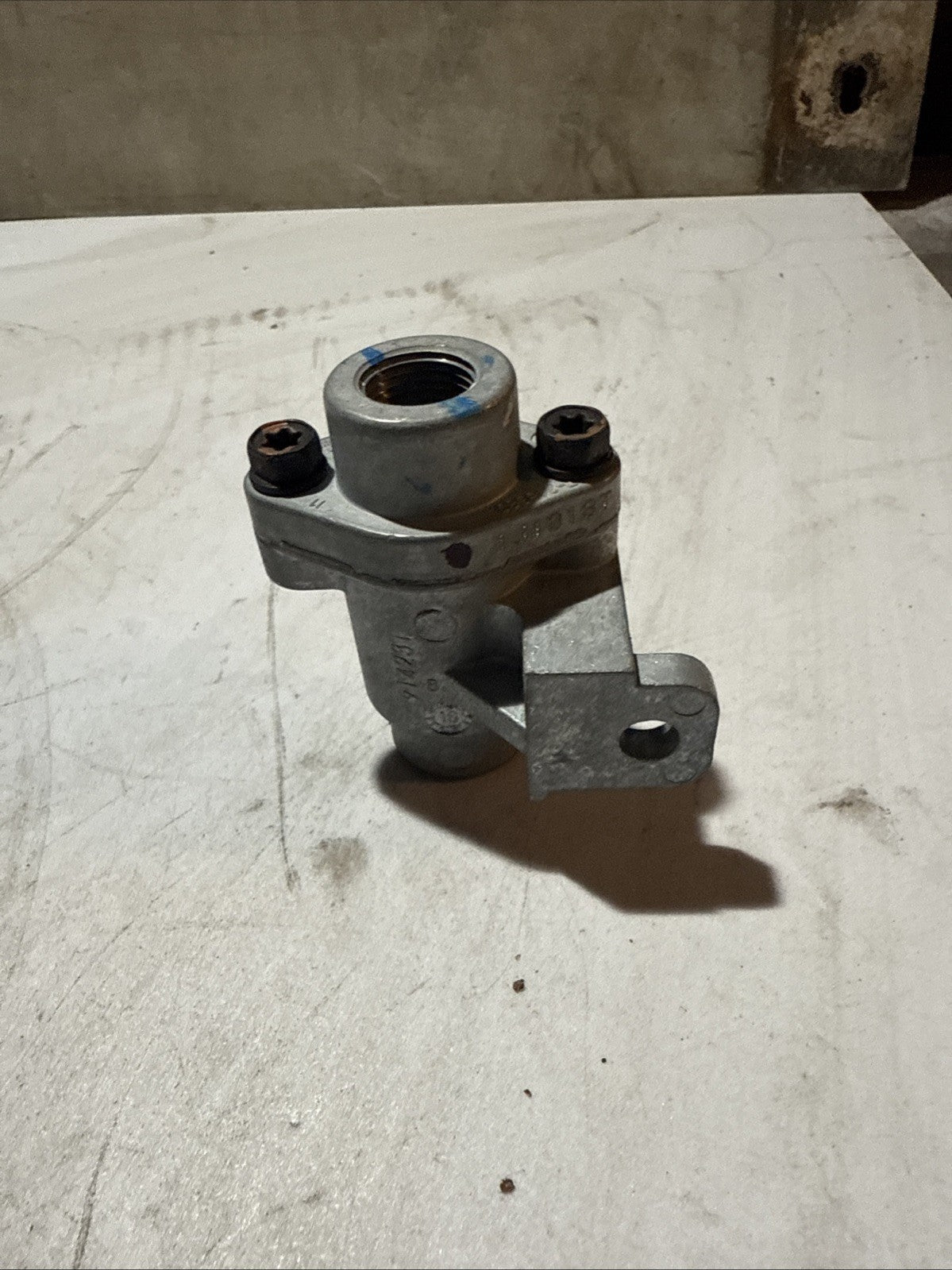 BENDIX AIR BRAKE CHECK VALVE T-239672-D, 5016115, 5019353 NOS