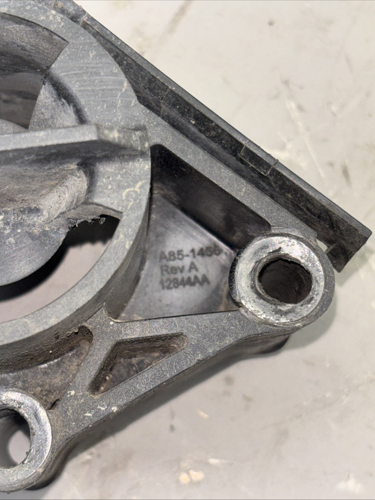 KENWORTH FAIRING SUPPORT UPPER A85-1455