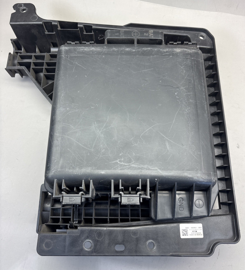 Freightliner Power Distribution Module VPDM Fuse Panel A06-90283-001