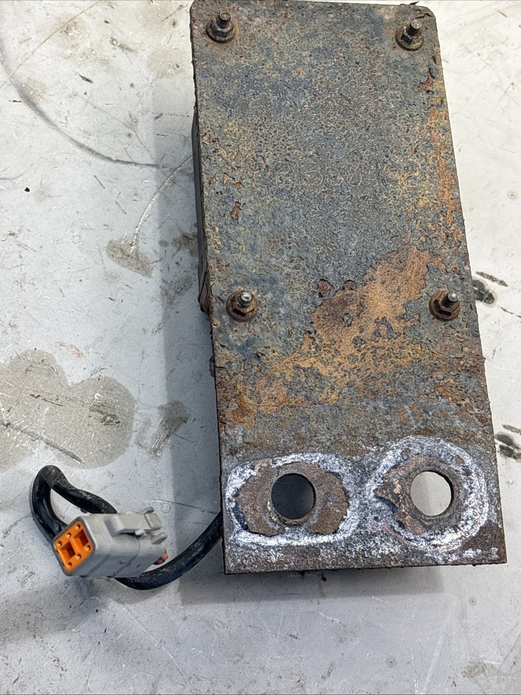 Kenworth T680 Electrical, Misc. Parts | P/N 1000390653