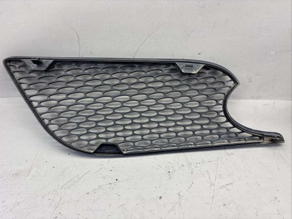 L46-6062 Genuine Paccar Peterbilt Air Intake Screen RH/S OEM DAMAGE