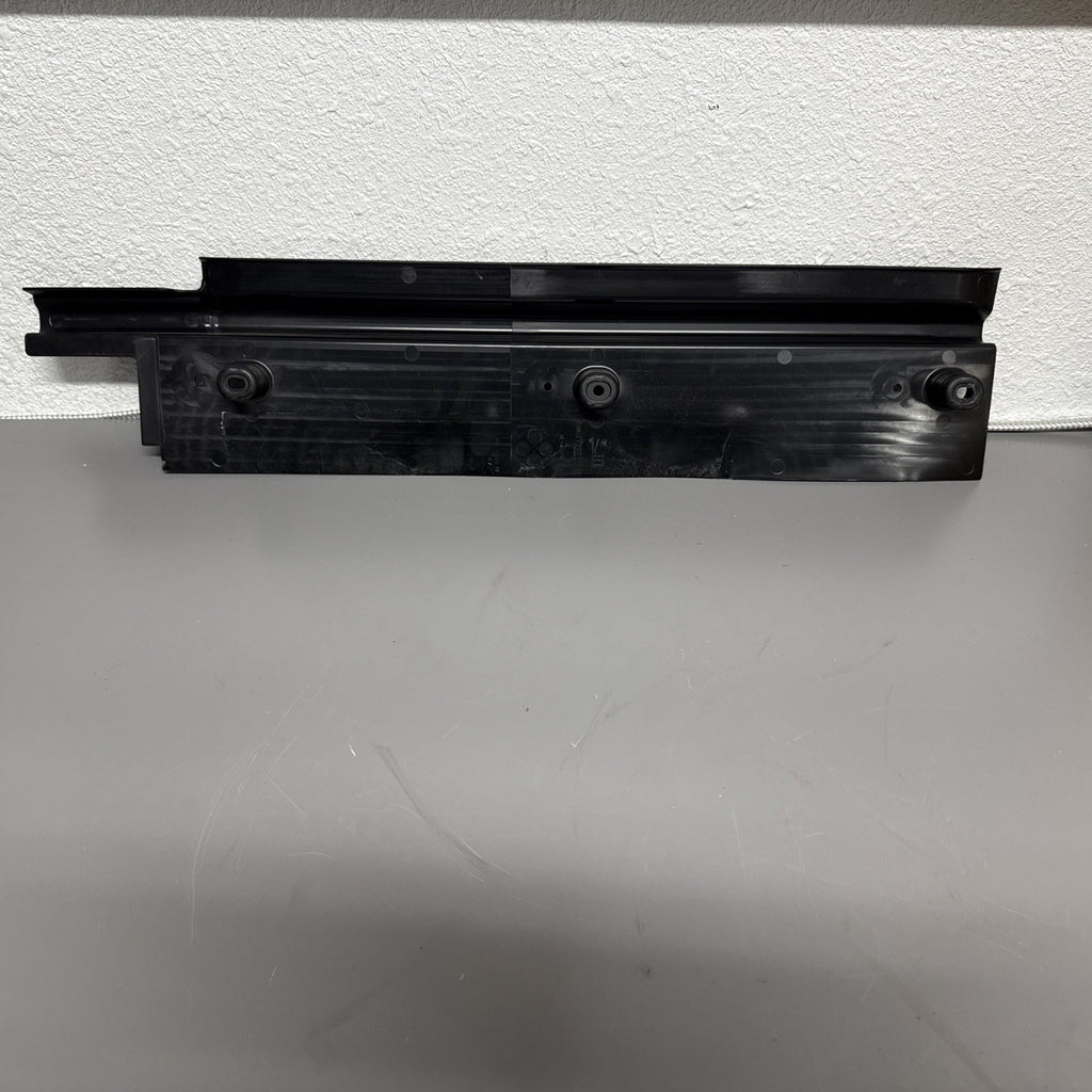 Freightliner Cascadia LH Baggage Door Sill 18-58982-000
