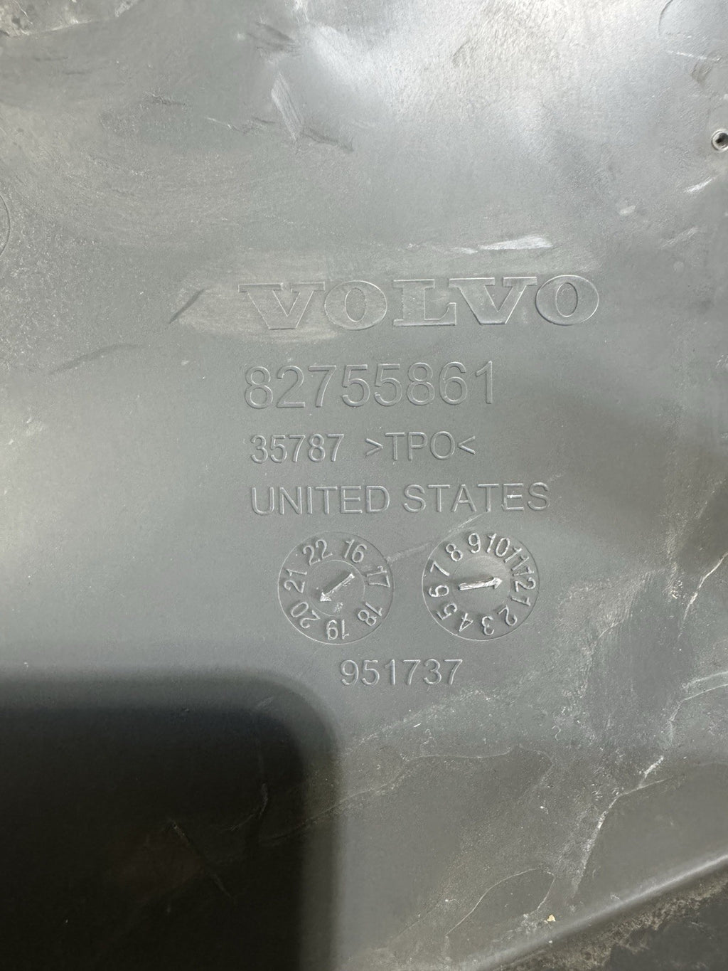 2018-2024 VOLVO VNL860 D13 FRONT DASHBOARD DASH TRAY PLASTIC 82755861 OEM
