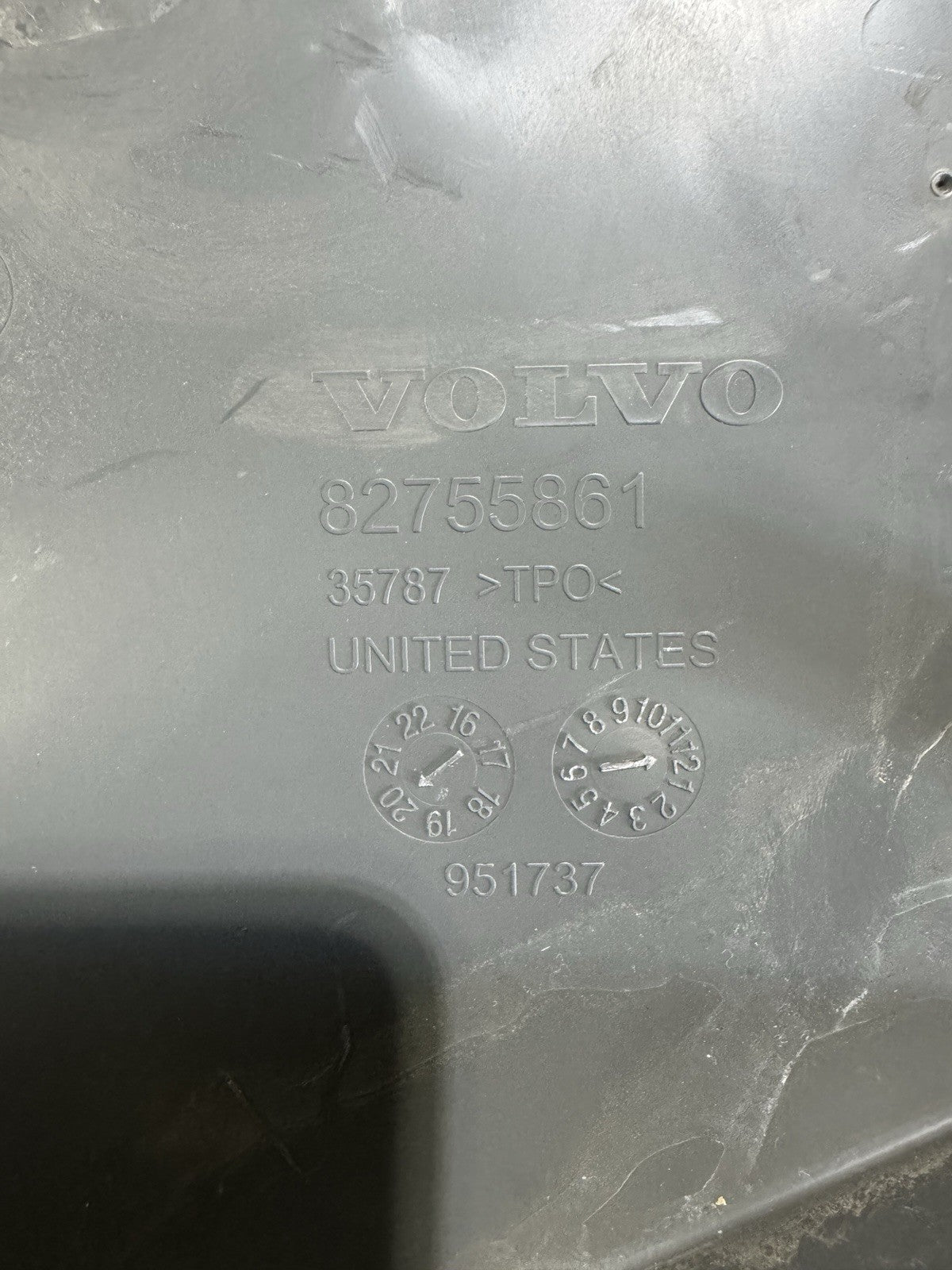 2018-2024 VOLVO VNL860 D13 FRONT DASHBOARD DASH TRAY PLASTIC 82755861 OEM