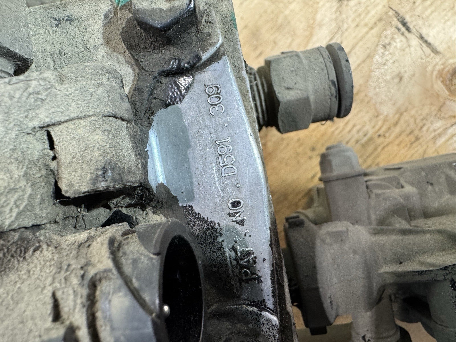 Bendix  Brake Valve Assembly  - P/N: D591-309