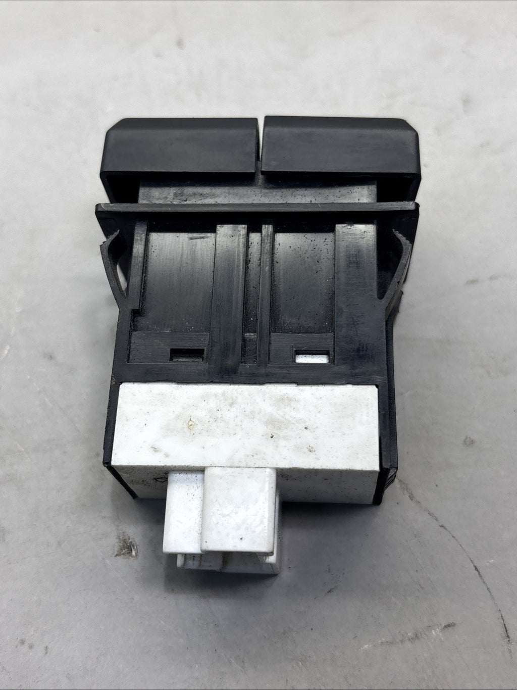 2020-2025 KENWORTH T680 T880 DASH FLOOD LIGHT LAMP SWITCH P27-1244-001-01