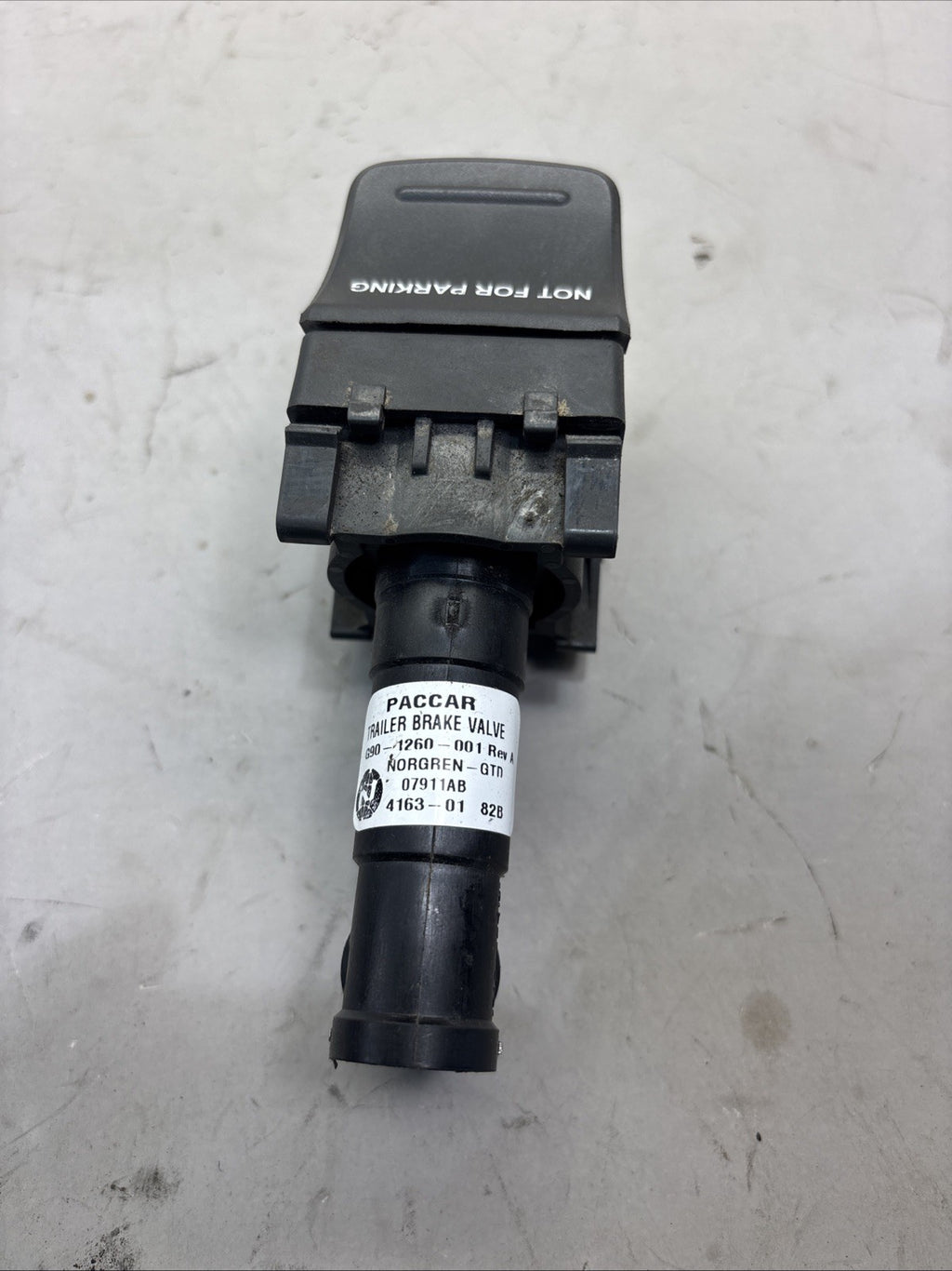 KENWORTH T680 DASH TRAILER BRAKE VALVE G90-1260-001