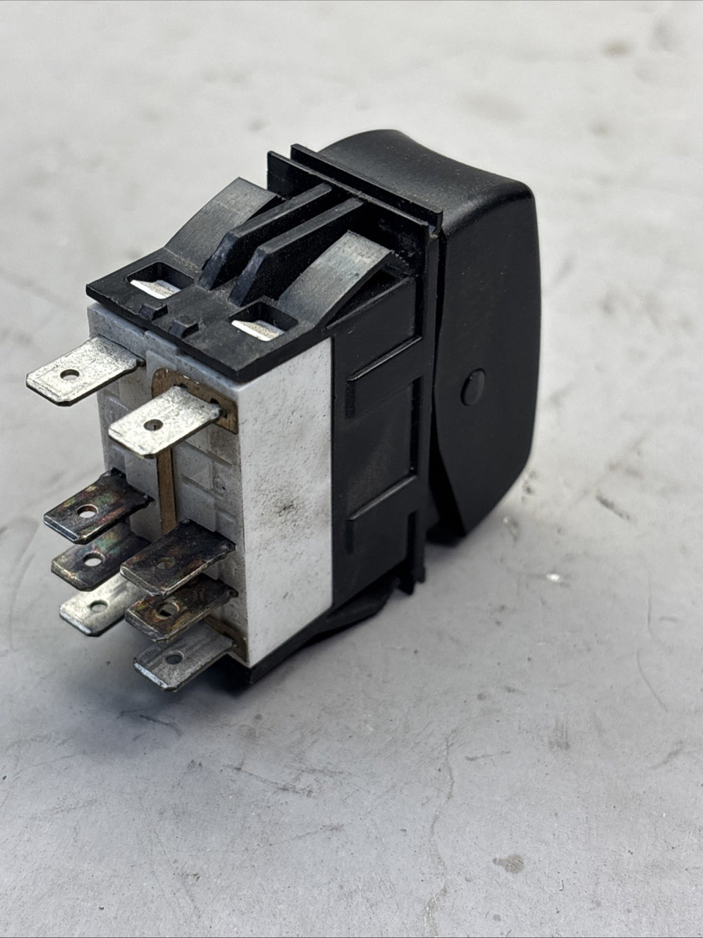 PACCAR Peterbilt 579 Engine Brake Switch- P27-1177-016
