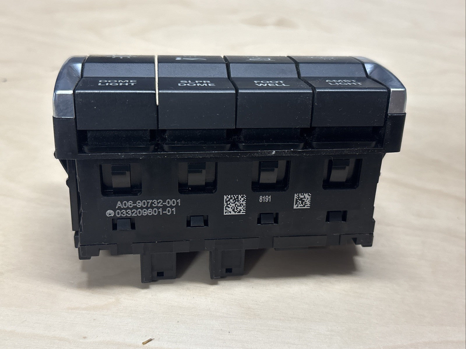 Freightliner Bunk Rocker Switch Panel A06-90732-001   7438