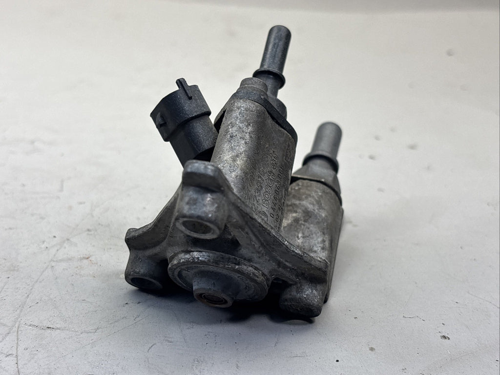 Genuine Volvo Mack DEF AdBlue Dosing Injector - PN 22391563 / Bosch 0444043088