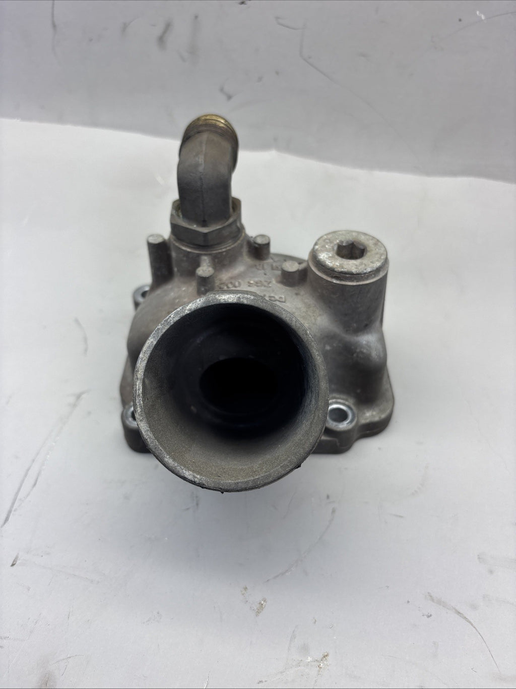 Detroit DD15 Thermostat Housing  A 472 203 15 31