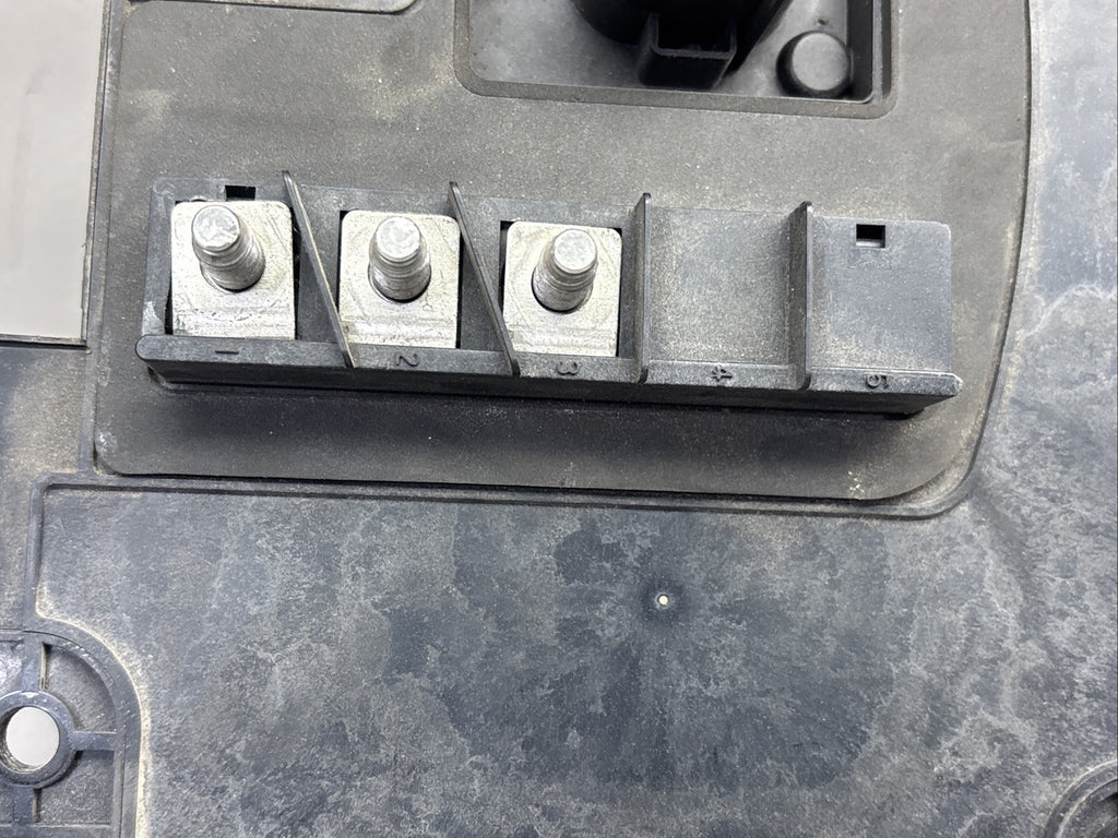 A66-01830-000 FREIGHTLINER CASCADIA 126 FUSE BOX