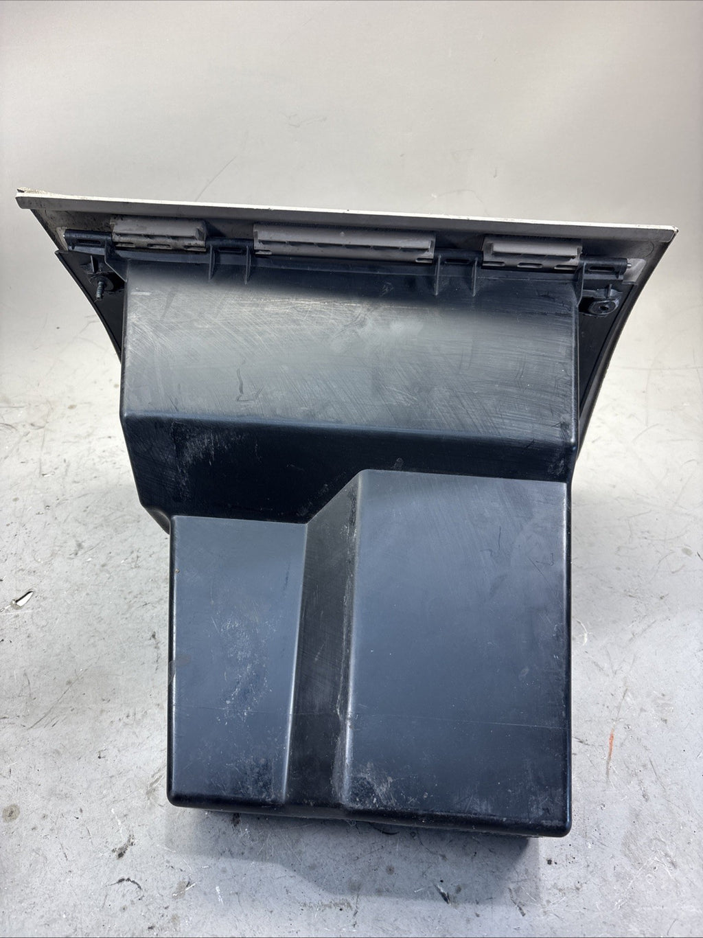 Freightliner 22-60537-000 Glove Box Assy 22-60535-000