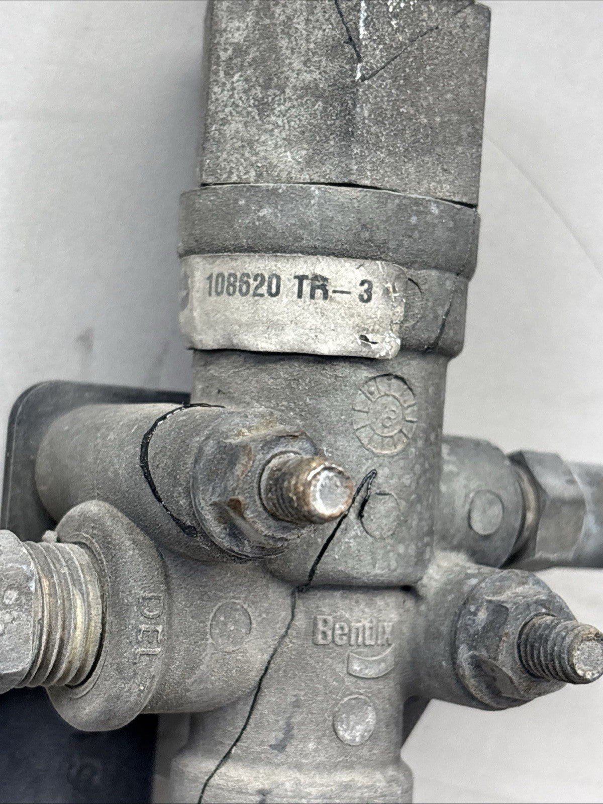 2019 VOLVO VNL AIR BRAKE VALVE BENDIX 108620 OEM