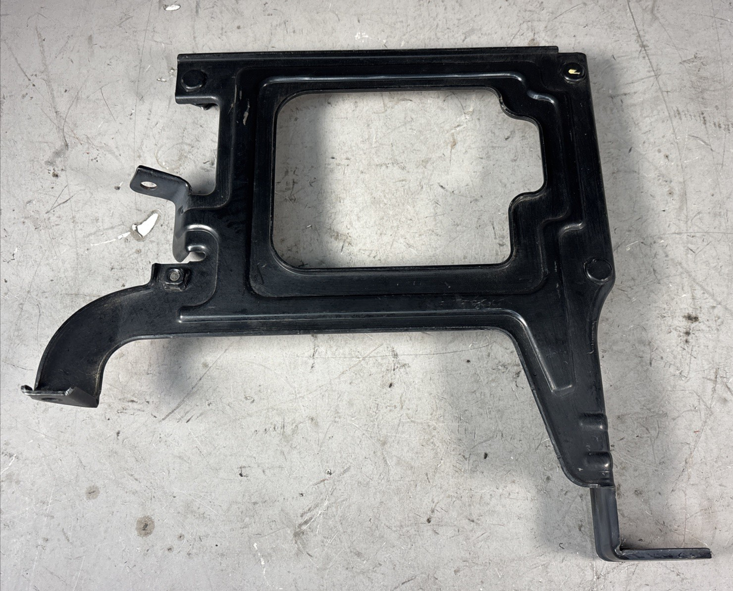 Kia Optima ECM ECU Engine Computer Holder 39101-2G901 / 39111-2G901