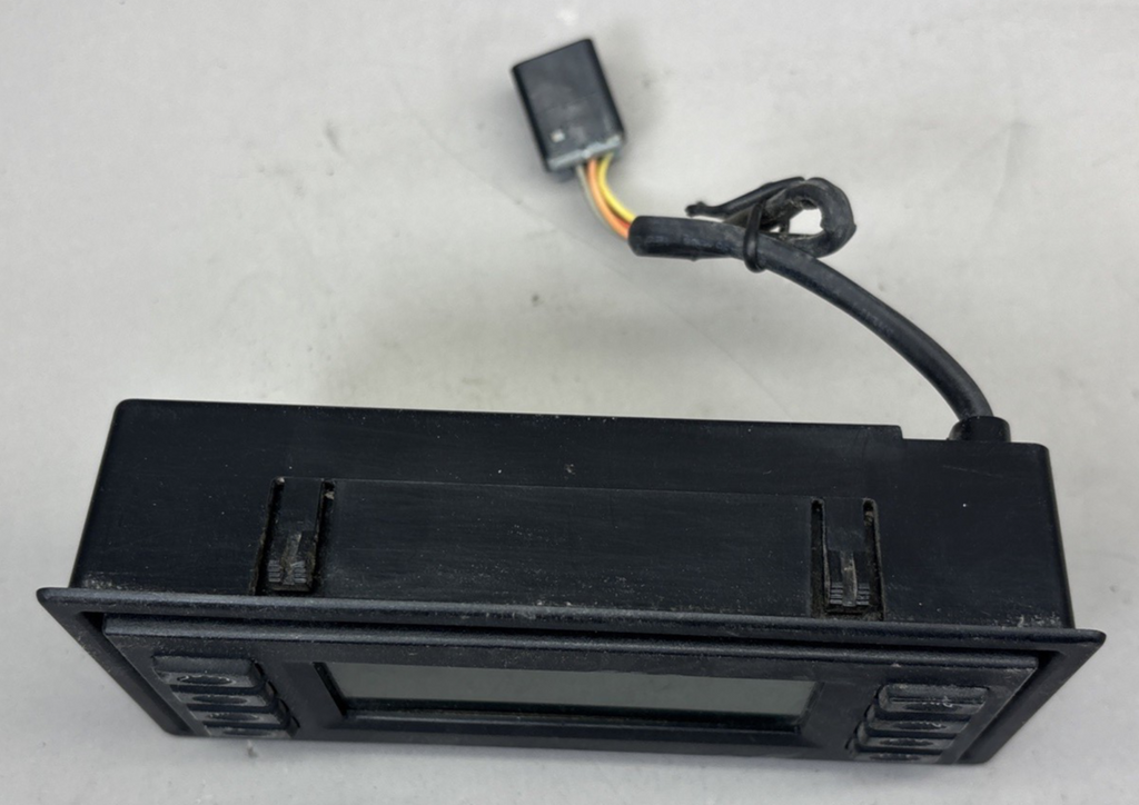 Peterbilt 579 Sleeper Alarm Clock Control Unit 2020 OEM PP104243 REV- 12412AA