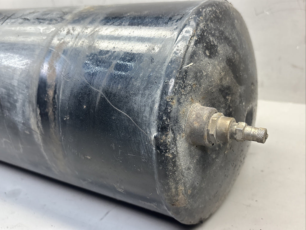 NEW OEM Volvo 23675291 Air Tank