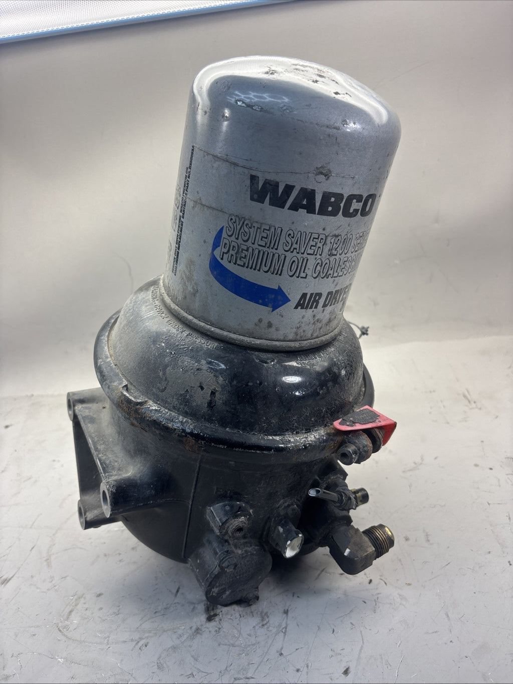 Freightliner Cascadia 126 Bendix Air Dryer K066257 OEM