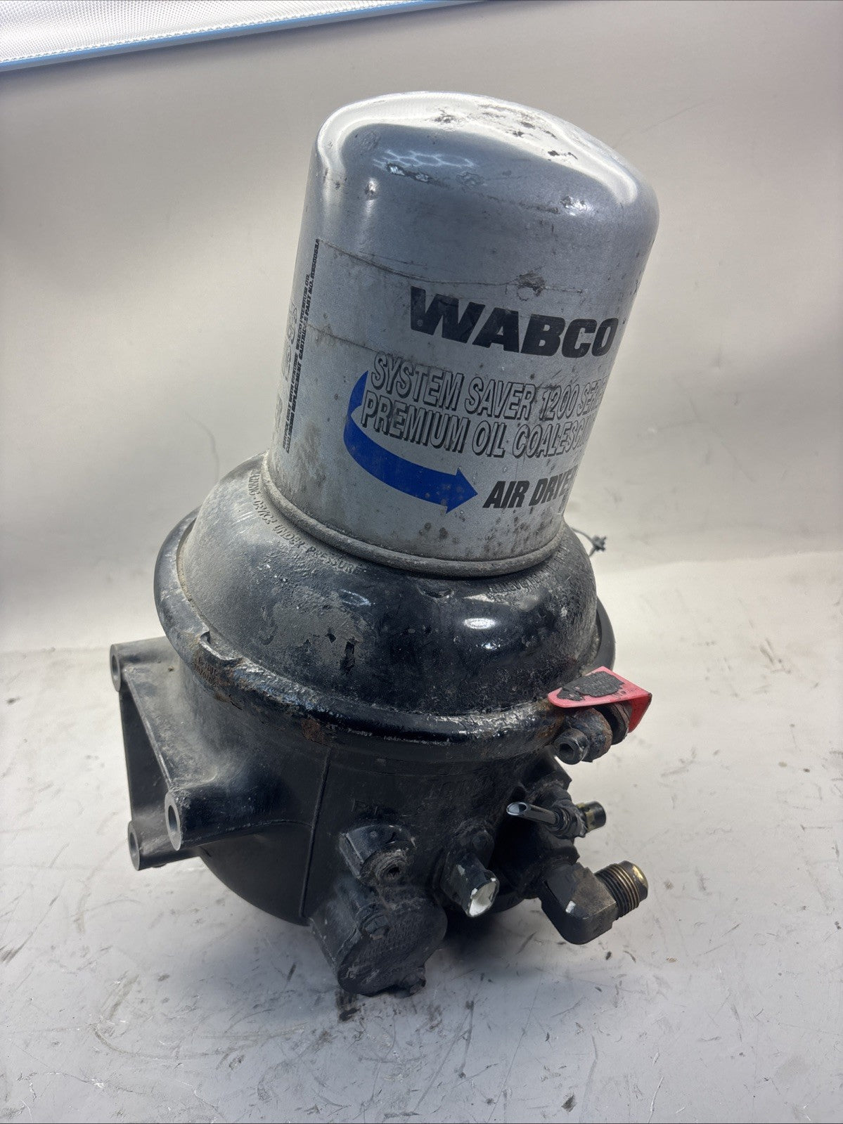 Freightliner Cascadia 126 Bendix Air Dryer K066257 OEM