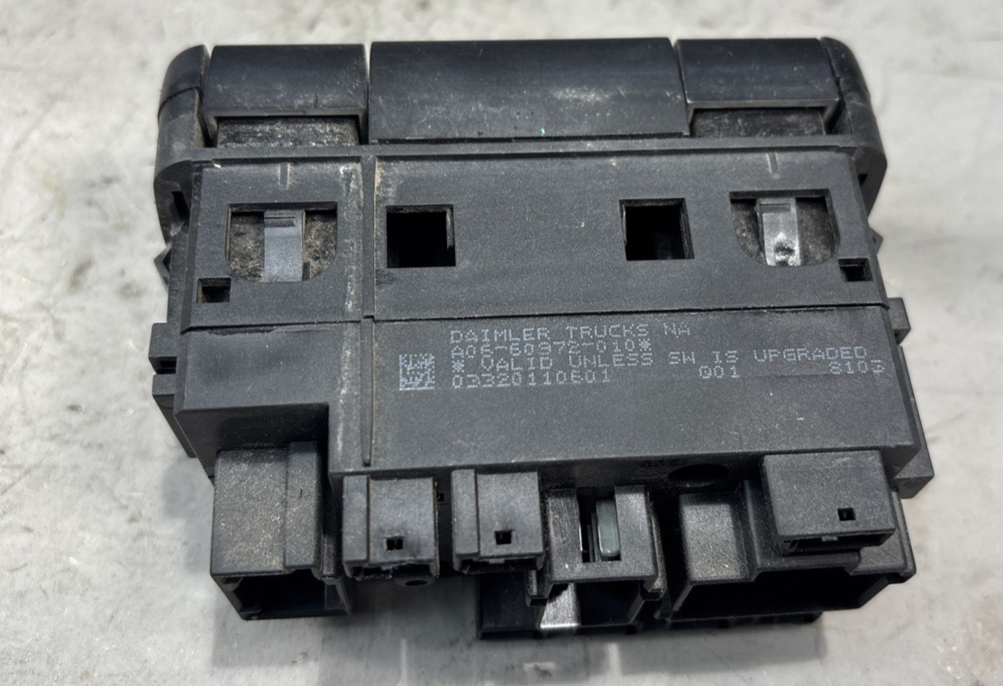 Freightliner Cascadia Hazard Switch Panel A06-60972-010