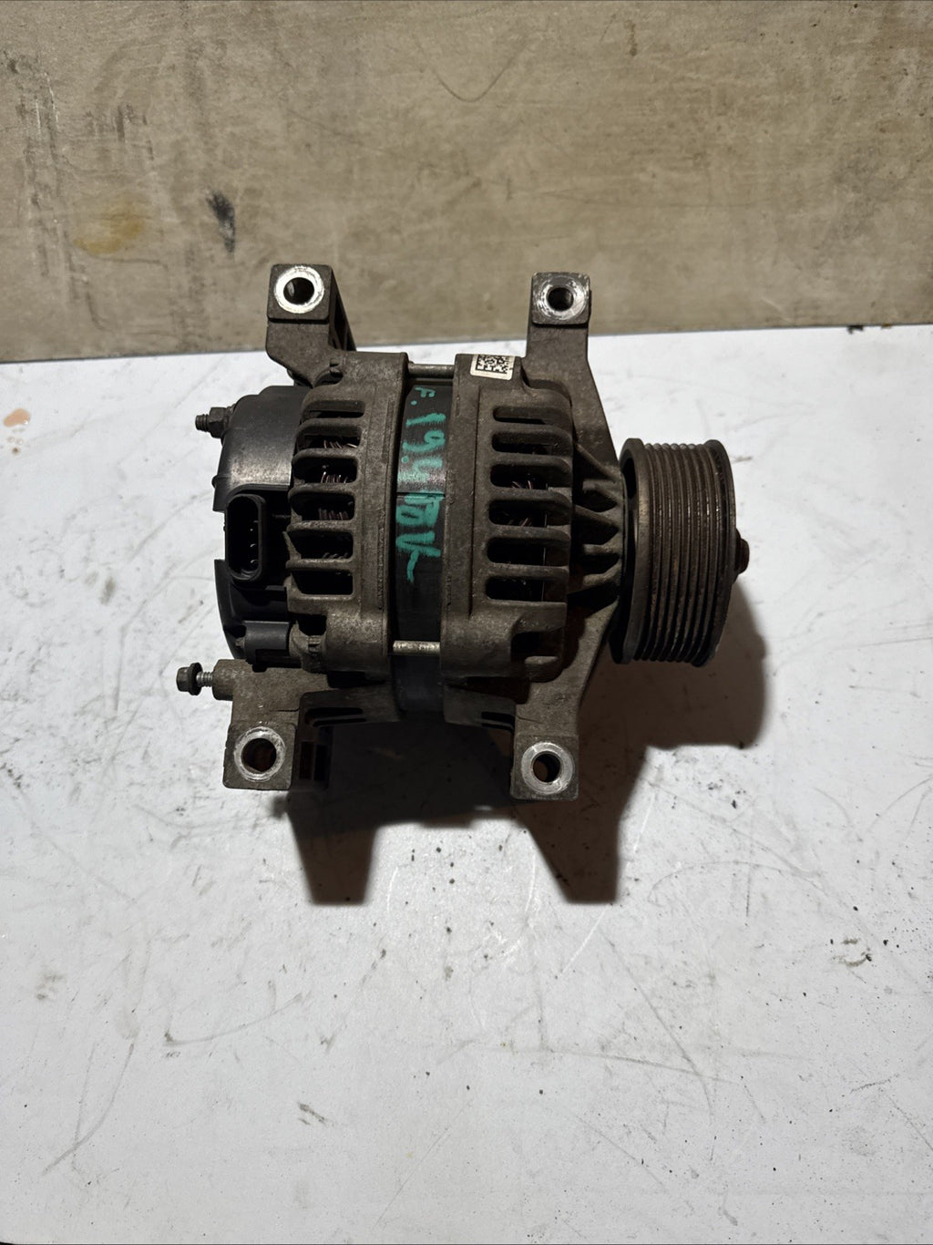 OEM Delco Remy 8600201 28SI 160A PAD Alternator w/ Remote Sense Cascadia DD15