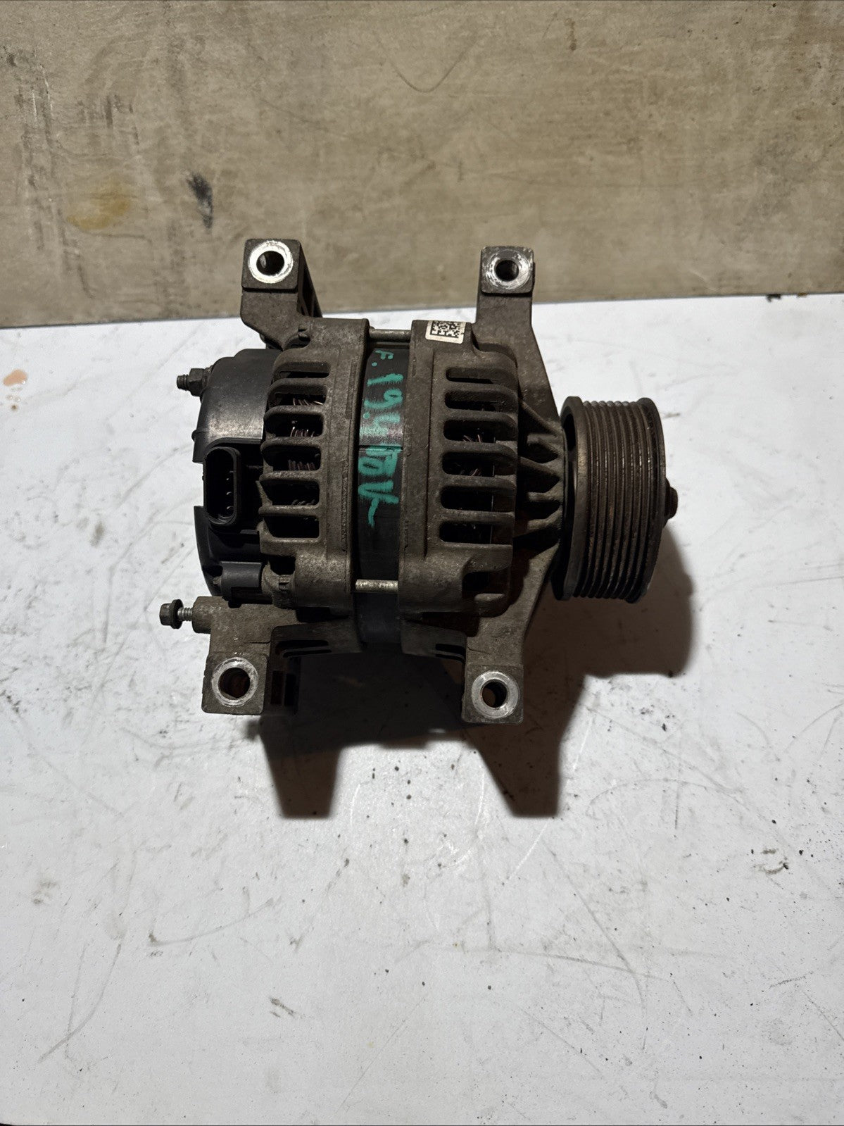OEM Delco Remy 8600201 28SI 160A PAD Alternator w/ Remote Sense Cascadia DD15