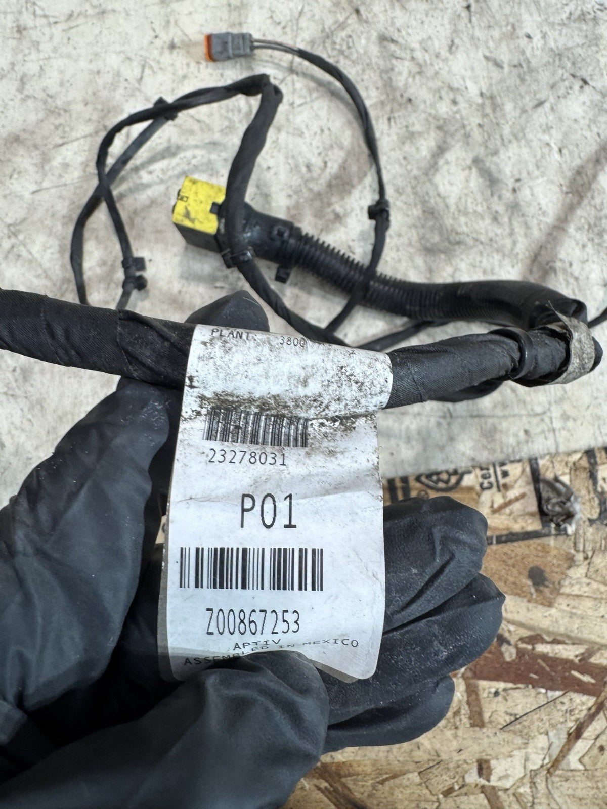 23278031 Headlight and Marker light Wiring Harness for Volvo