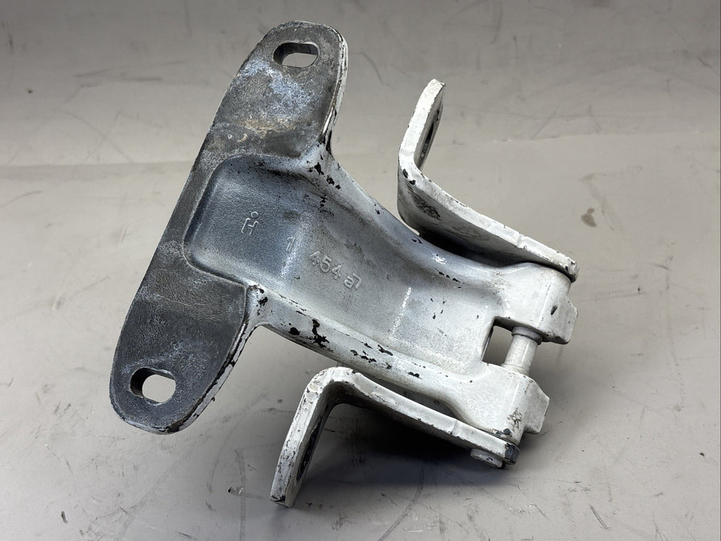 FREIGHTLINER CASCADIA DOOR HINGE A1868553000