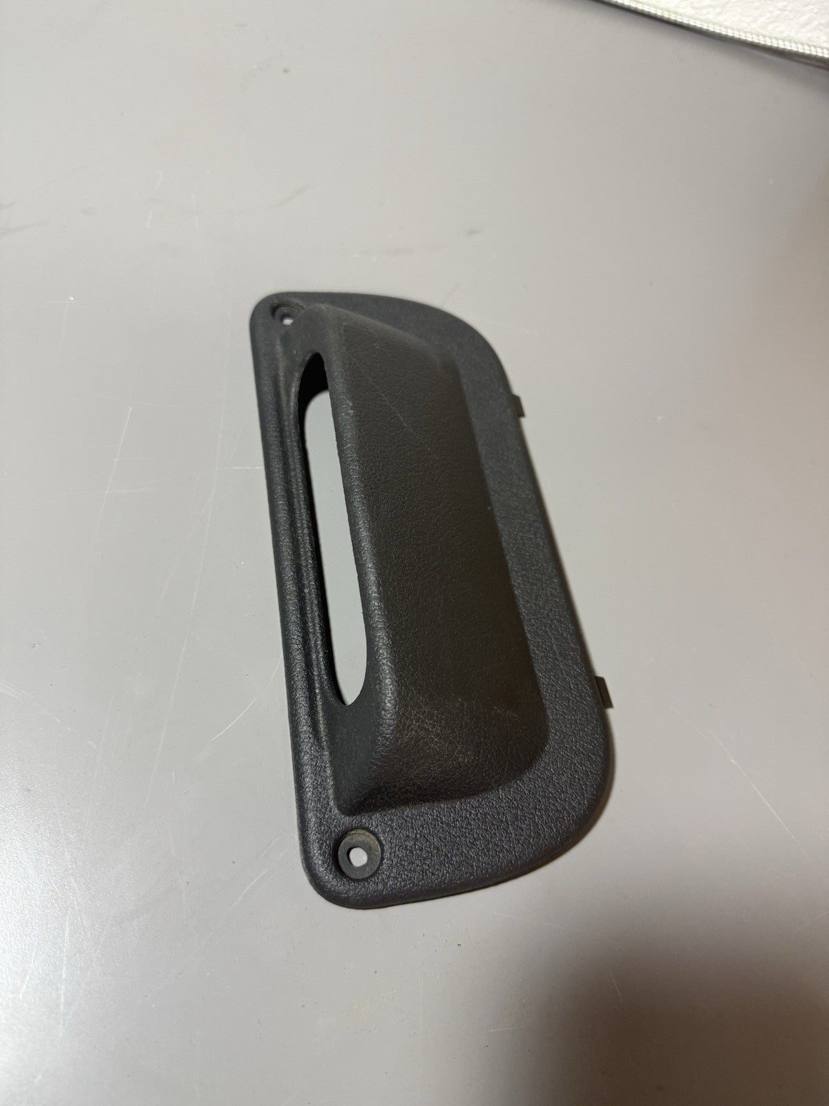 2018-2023 FREIGHTLINER CASCADIA FRONT RIGHT B PILLAR BAG HANDLE 18-60163-001 OEM