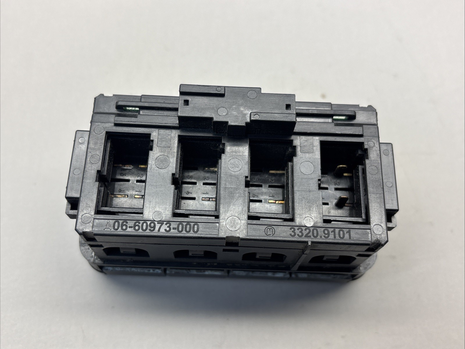 Freightliner A06-60973-000 Switch Module W/ Engine Brake 3320.9101