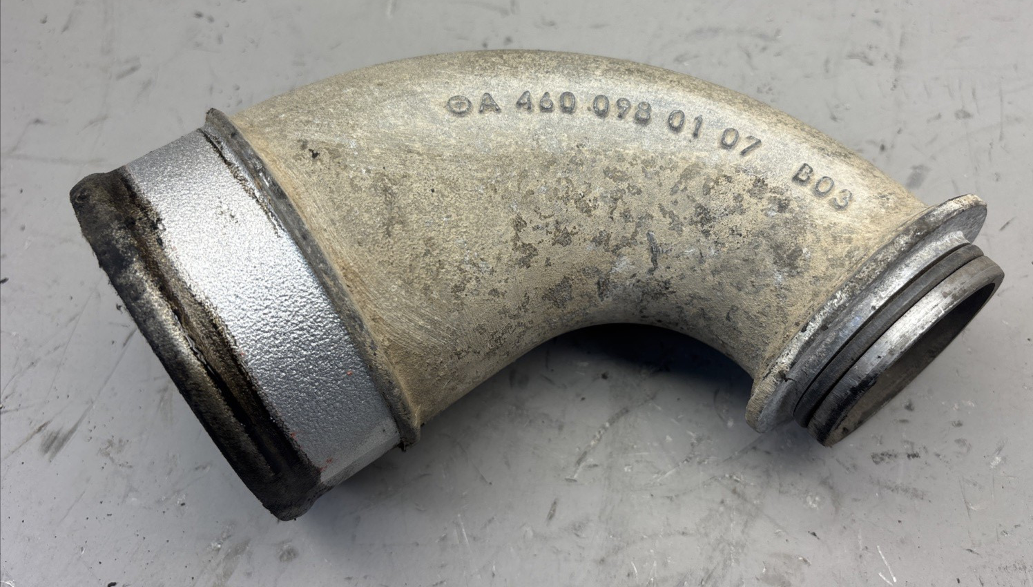 FREIGHTLINER CASCADIA DETROIT TURBO ELBOW INTAKE A 460 098 01 07
