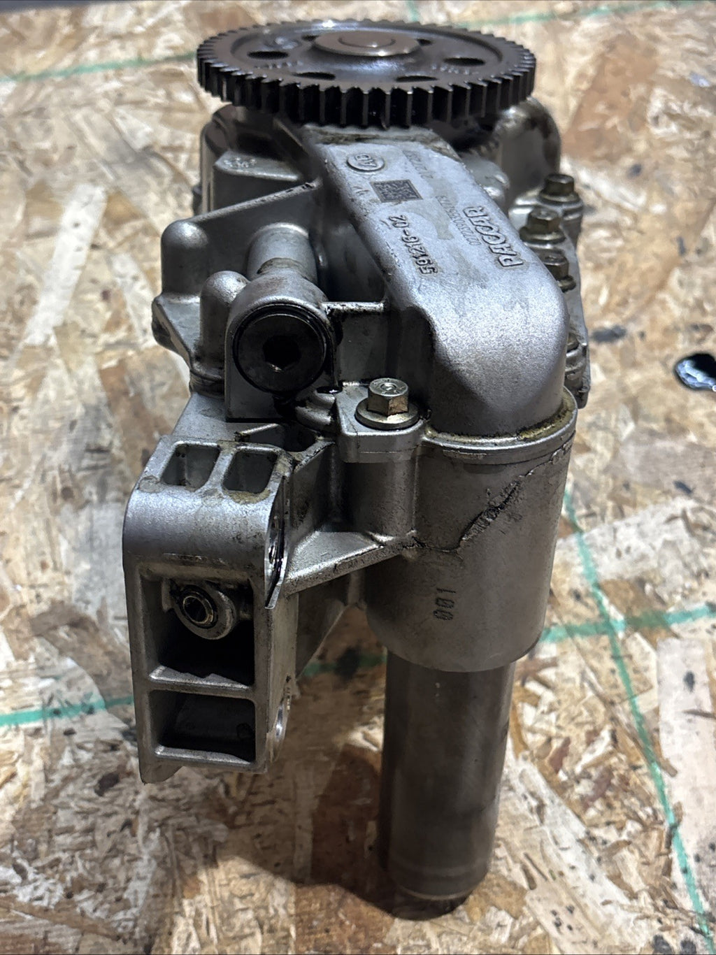 PACCAR - MX13 ENGINE OIL PUMP - USED PN 591216-02