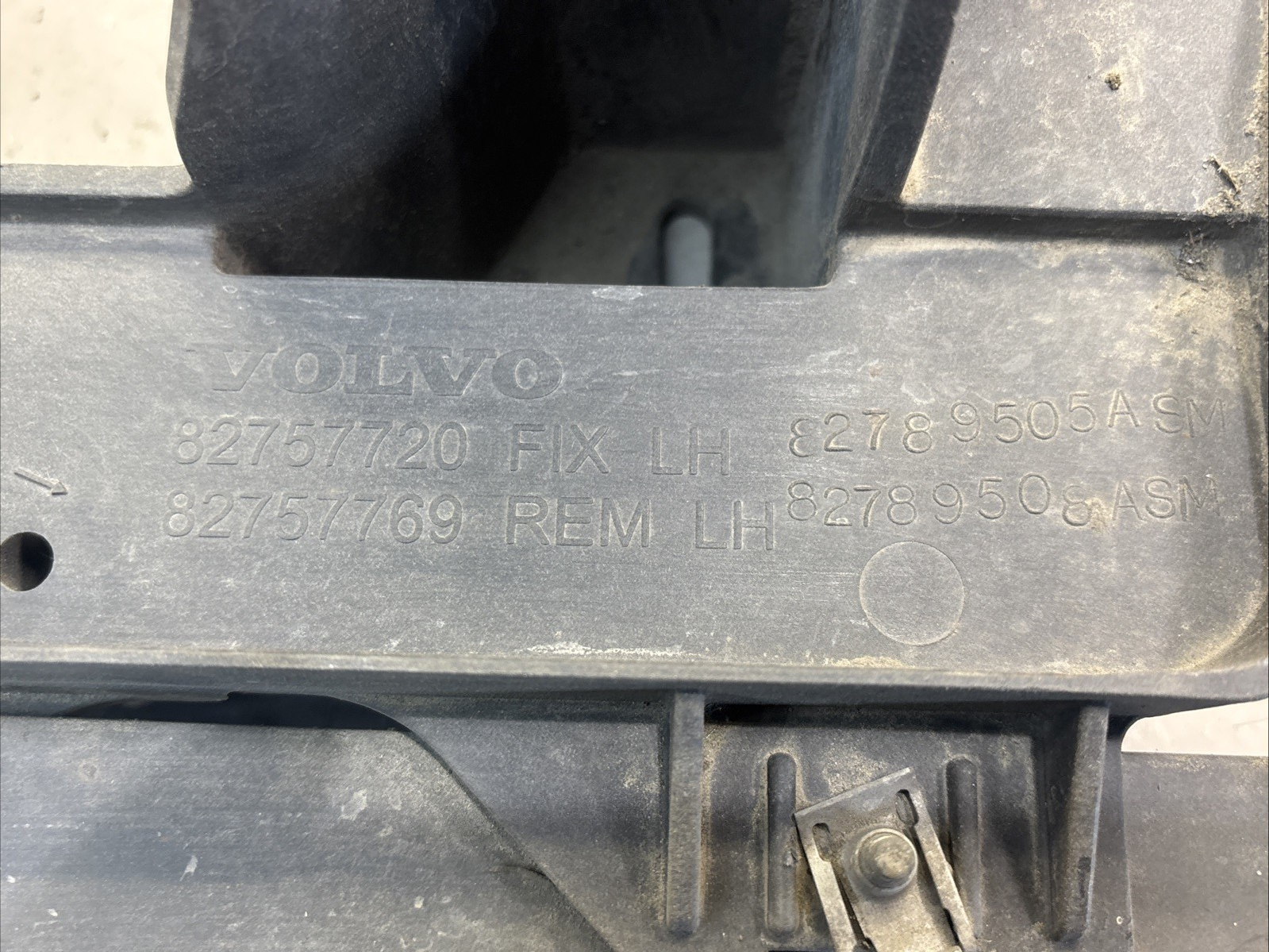 82789505 Body Support for Volvo