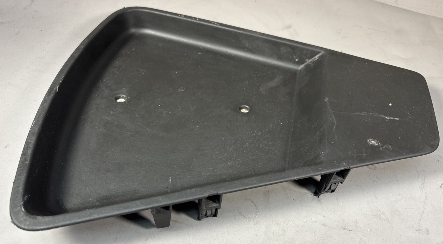 82755969 Dash Top Tray, Plastic, With Oe Style J for Volvo VNL