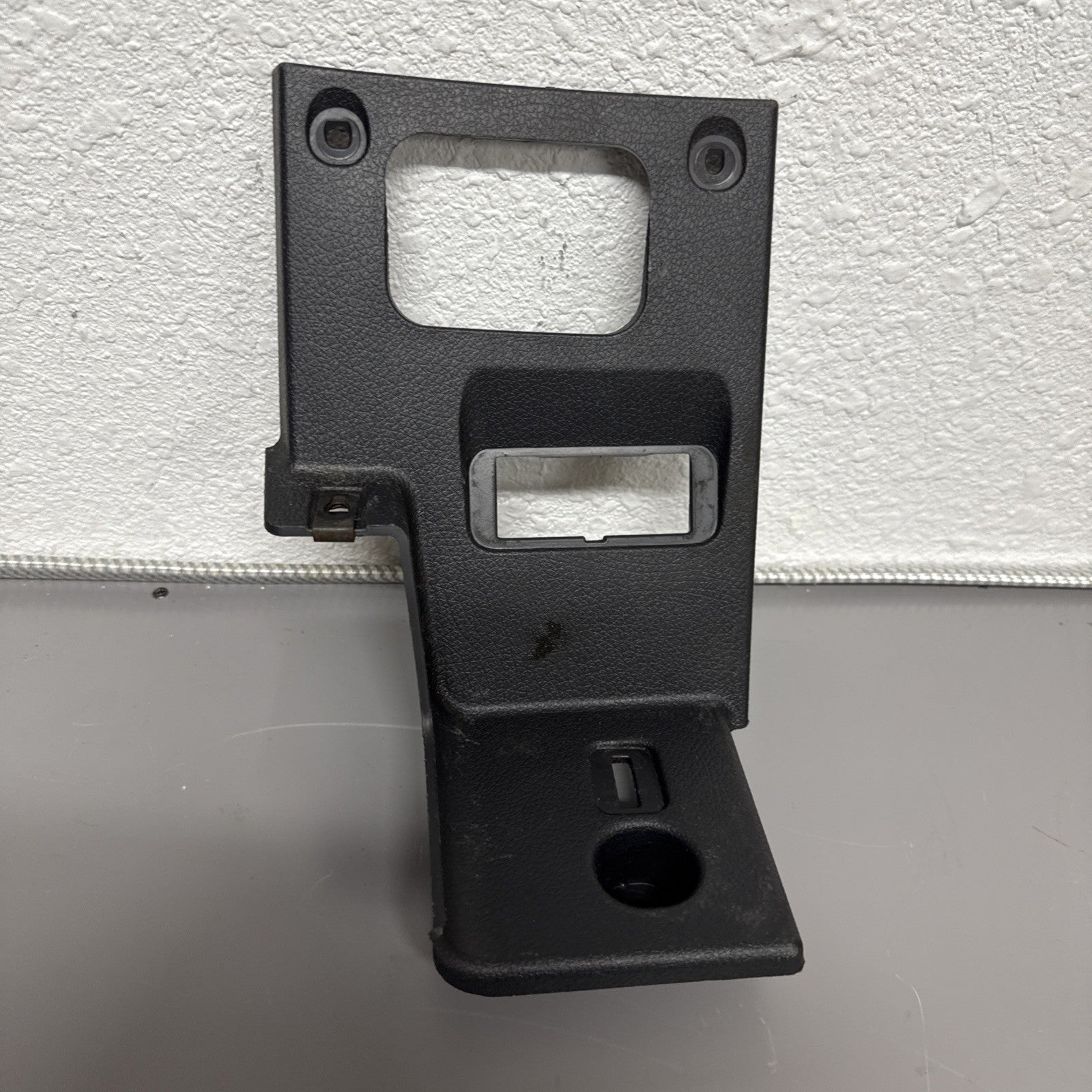 2018-2023 FREIGHTLINER CASCADIA FRONT LEFT LOWER DASH COVER A22-73812-000 OEM