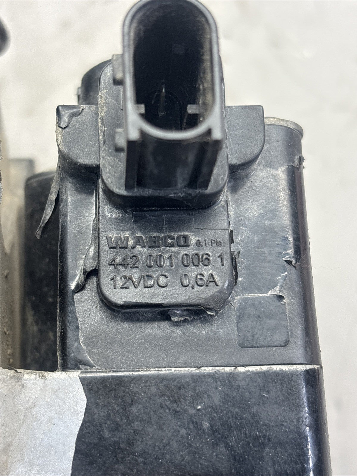FREIGHTLINER CASCADIA REAR ABS BRAKE RELAY VALVE 4420010061 WABCO OEM