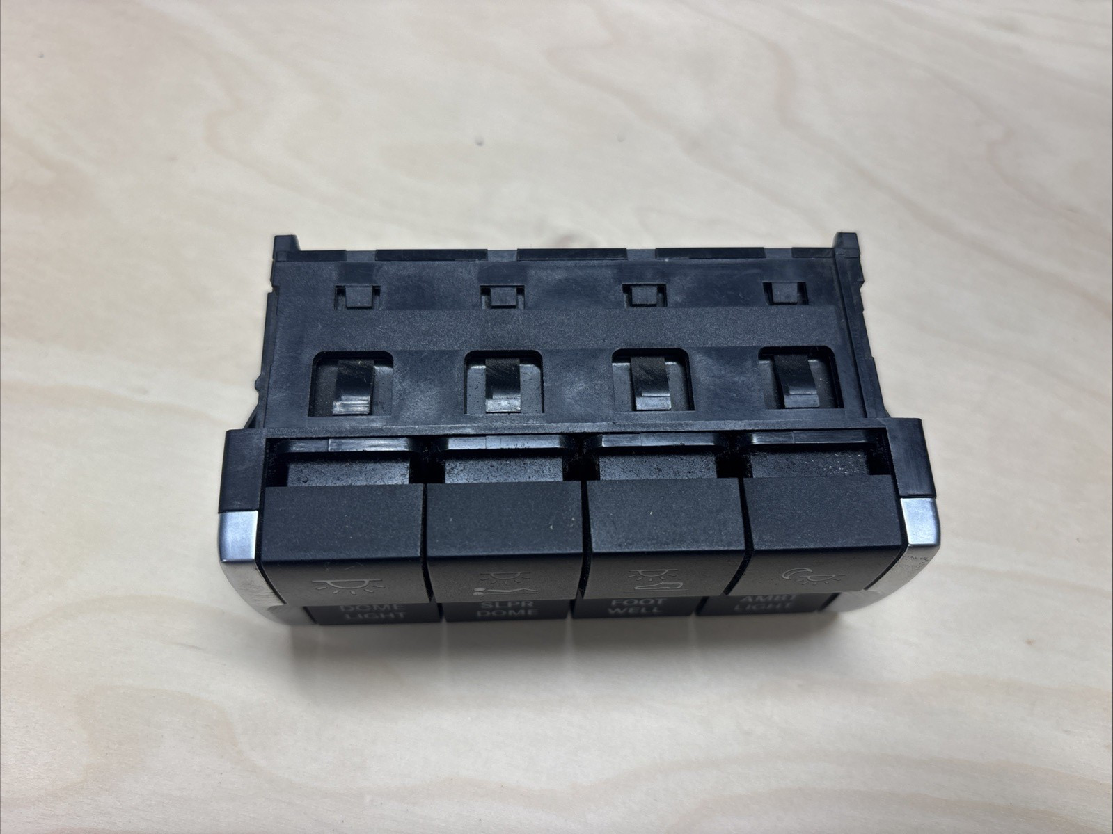 Freightliner Bunk Rocker Switch Panel A06-90732-001   7438
