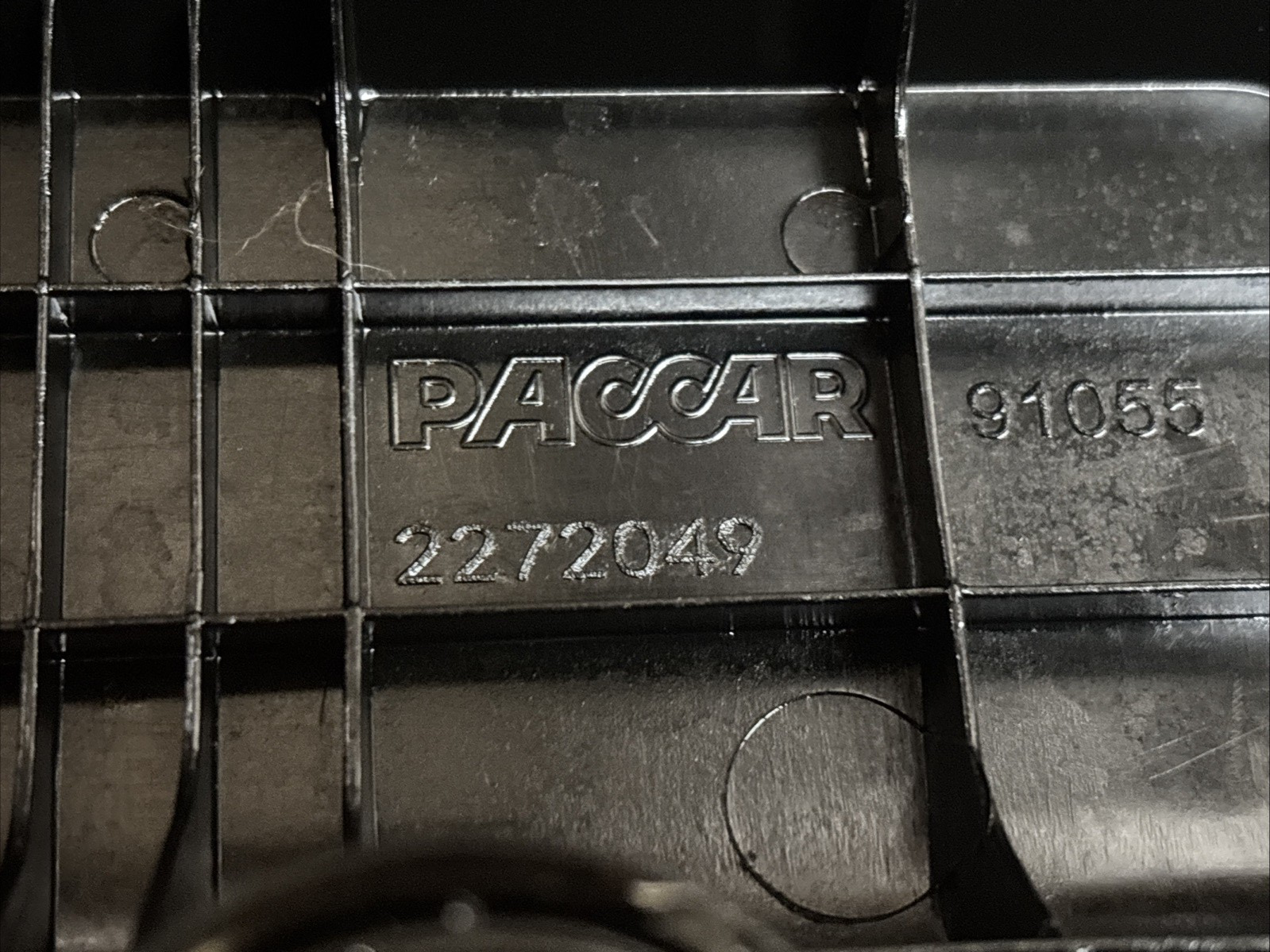 2272049 Genuine Paccar Engine Valve Cover