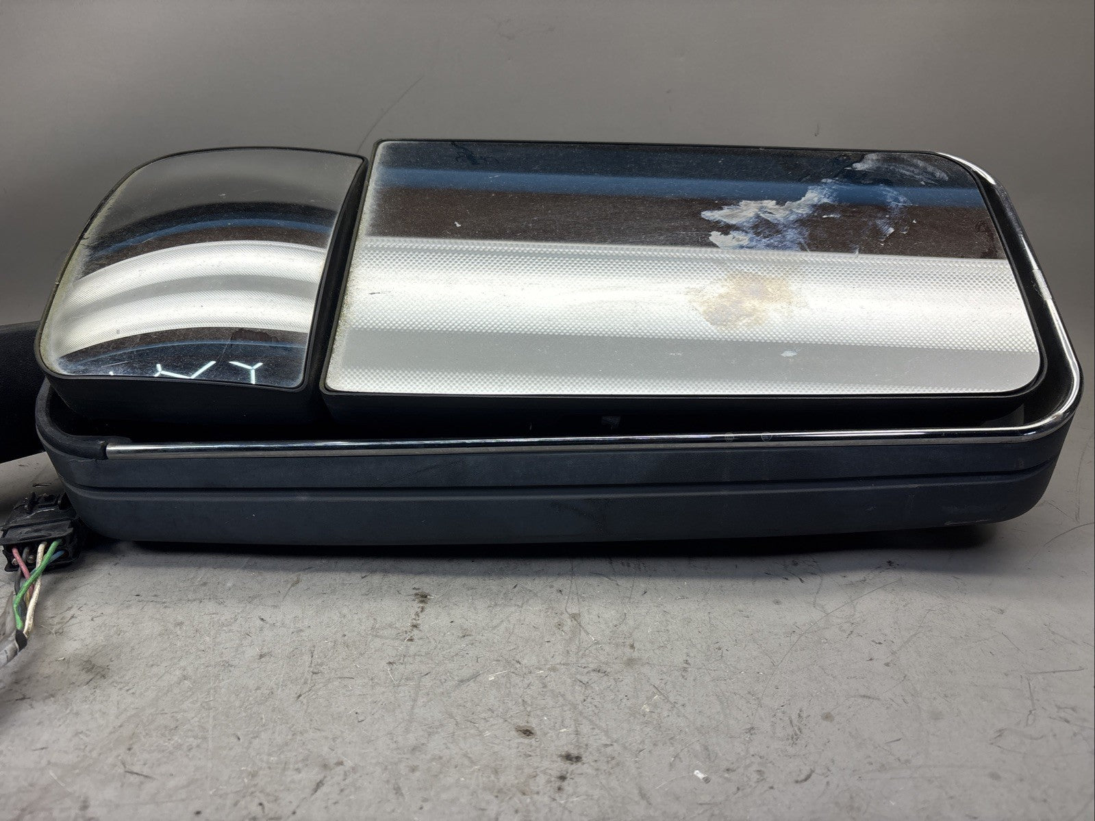 Freightliner Cascadia Driver Side Side View Mirrors A22-60713-005 Used