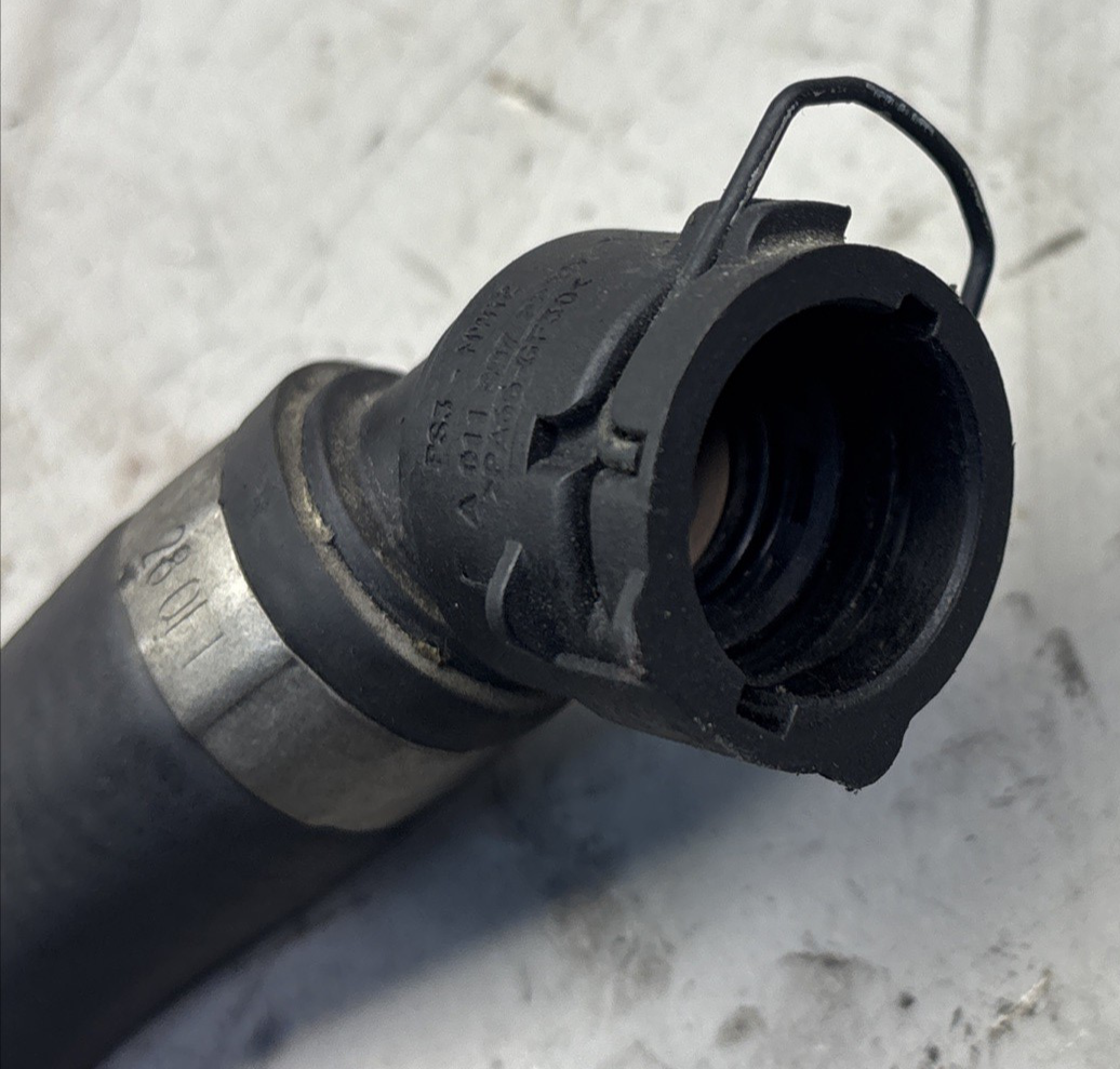 FREIGHTLINER CASCADIA AIR COMPRESSOR COOLANT LINE HOSE PIPE OEM A4722005052